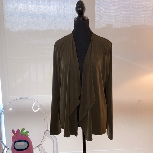 Jones NewYork Collection army green stretch coverup jacket. Flowy front.  💚 - Picture 2 of 7